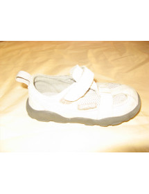 paire de chaussure enfant...
